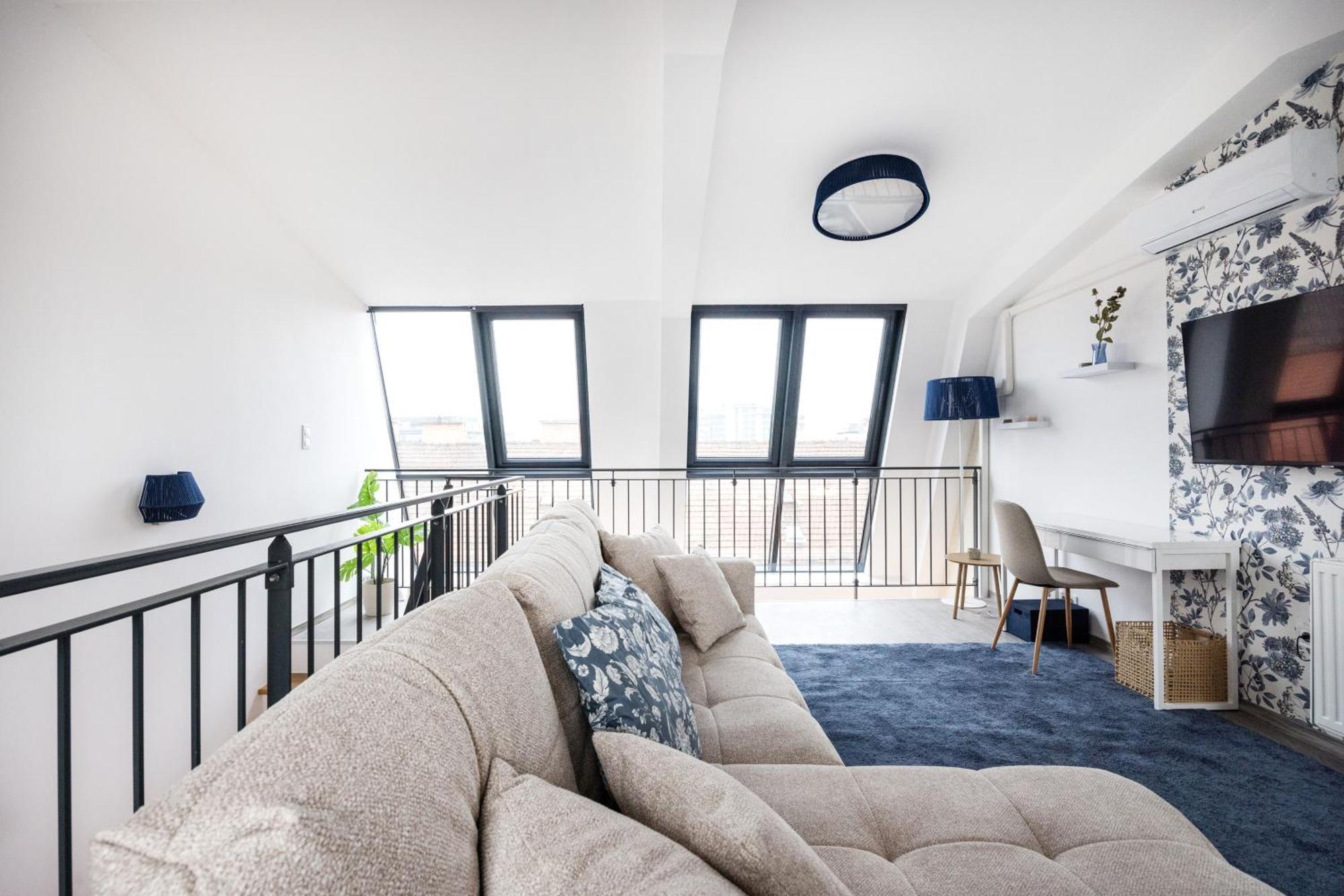 Apartment Summit - Penthouse With Parking For Two