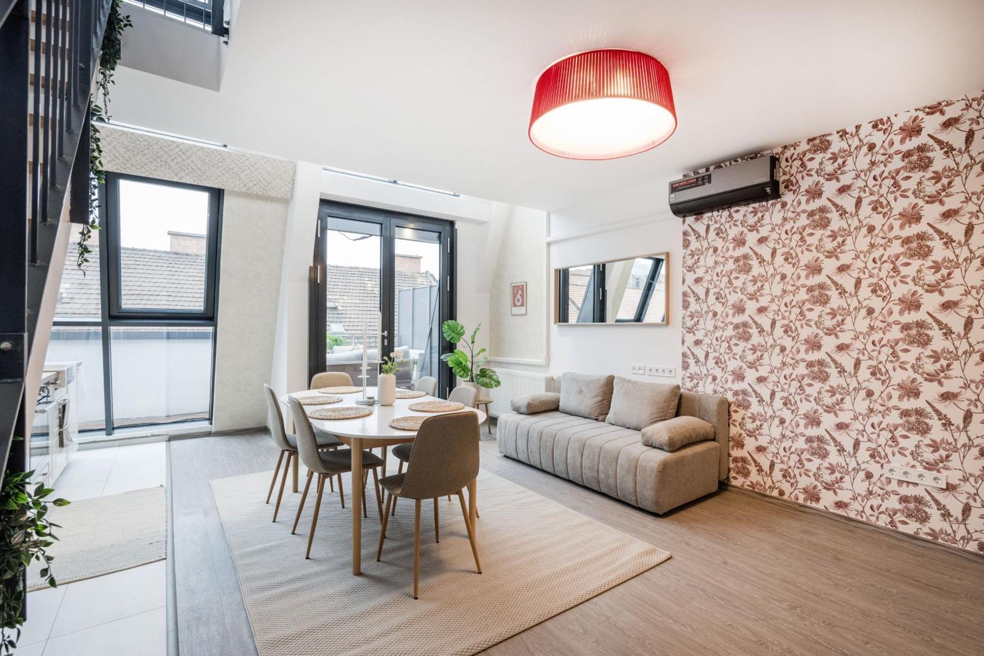 Apartment Summit - Penthouse With Parking For Two Budapest