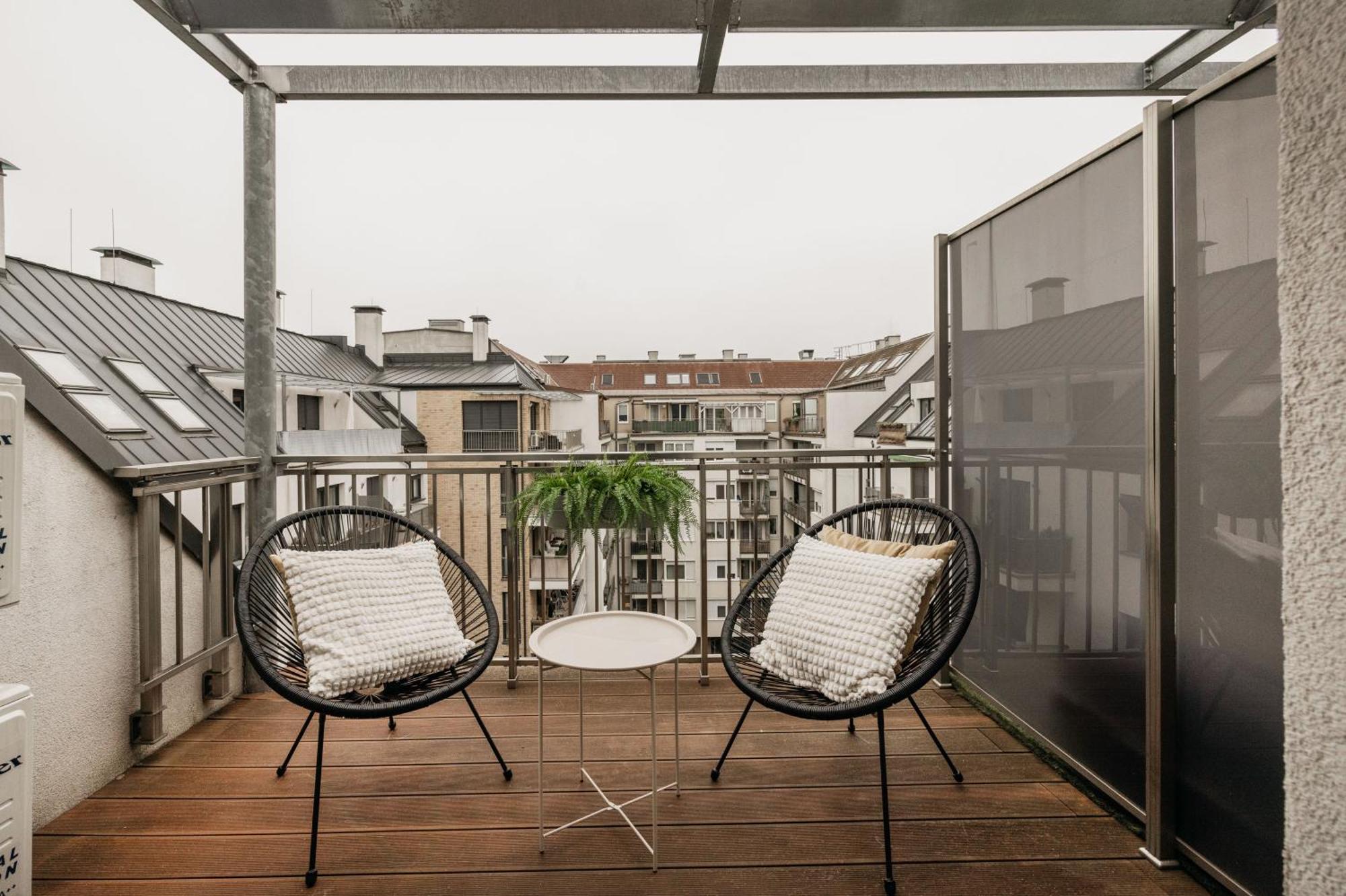 Summit - Penthouse With Parking For Two Budapest
